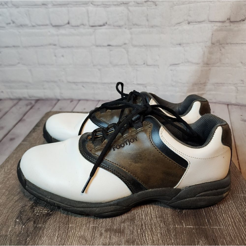 Men's FootJoy golf shoes, size 9.5